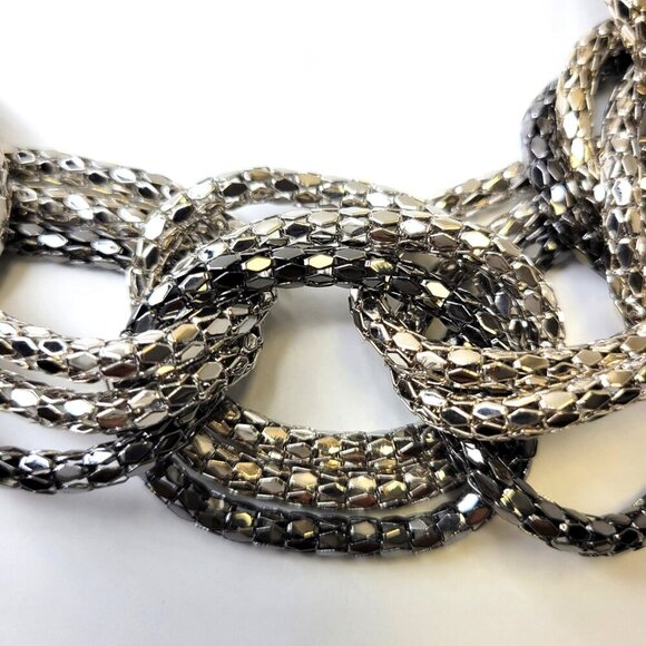 Chunky Silver Tone Choker Chain Link Necklace and Earrings Set - Picture 10 of 13